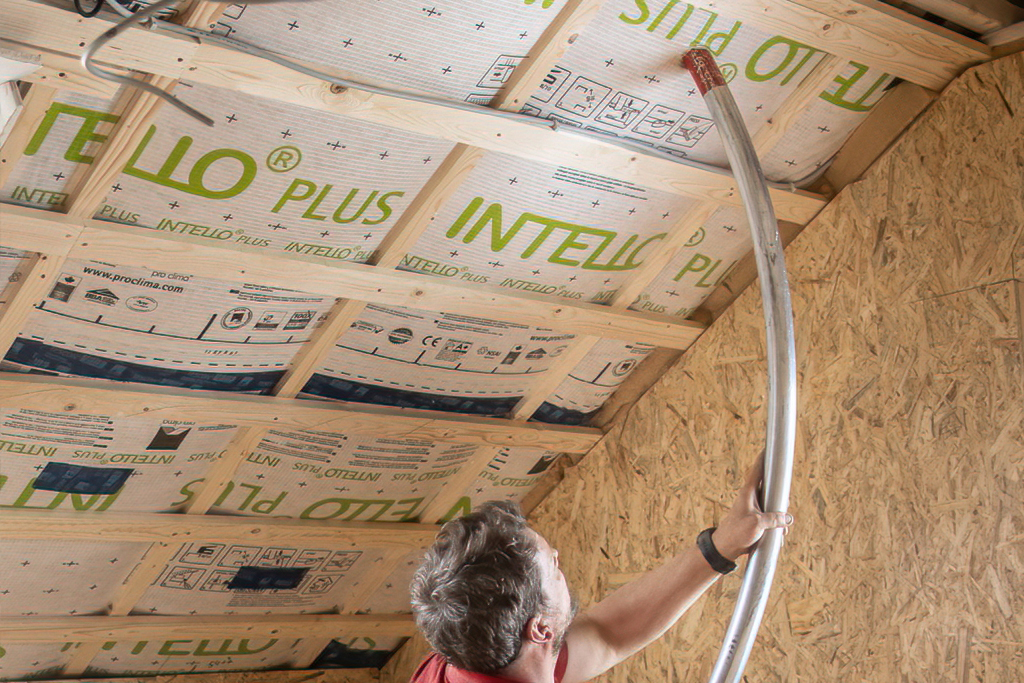 Einblasdämmung aus Holzfaser Wie man Hohlräume mit Holzfasern ausblasen  kann - Bauhandwerk